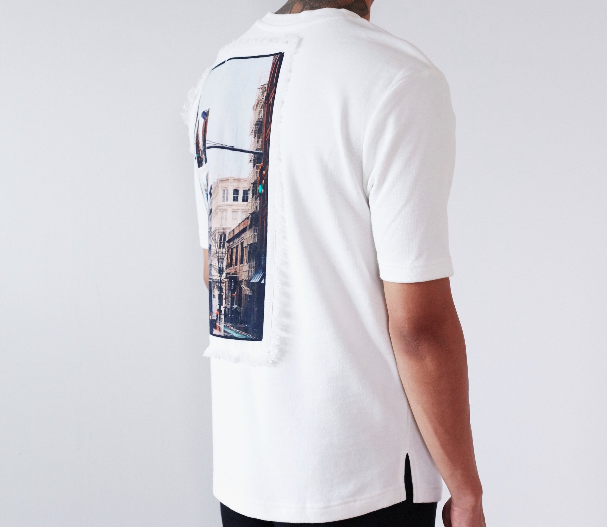 HALF SLEEVE T-SHIRT WITH BACK PATCH PRINT